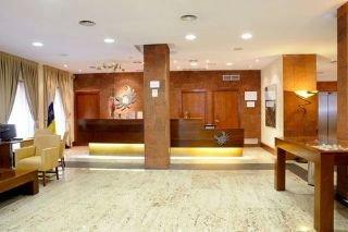 Hostal Camino Madrid Bagian luar foto